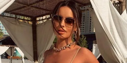 Ray-Ban Square RB 1971 9147/51 - As Seen On Kyle Richards & Maura Higgins